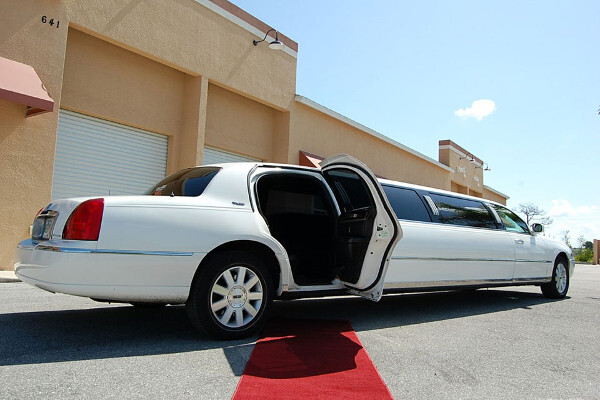 Garden Grove White Lincoln Stretch Limo